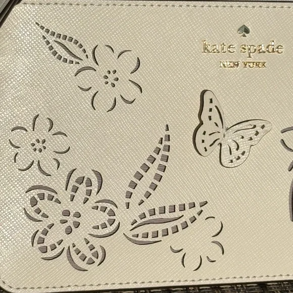 NWT! Kate Spade White Floral Leather cut Out Wristlet - Picture 4 of 8